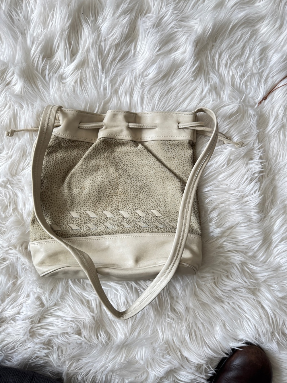 Sven San Francisco bucket bag
